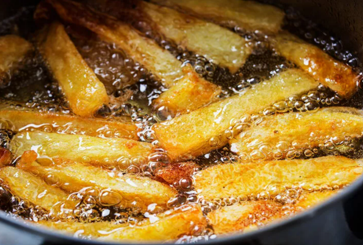 Sanıldığı kadar zor değil! Kızartmaların yağ çekmemesi için bunları uygulayın G2