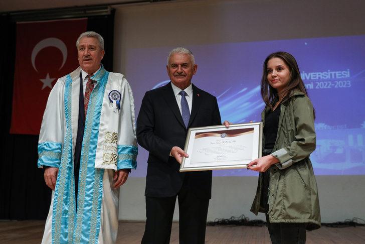 AK Parti Genel Başkanvekili Yıldırım, Ege Üniversitesi Akademik Yılı açılışında konuştu: G4