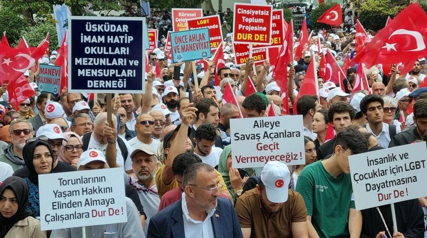 LGBT karşıtı yürüyüş için sözleri gündem olmuştu! Bakan Yanık'tan flaş eşcinsellik açıklaması