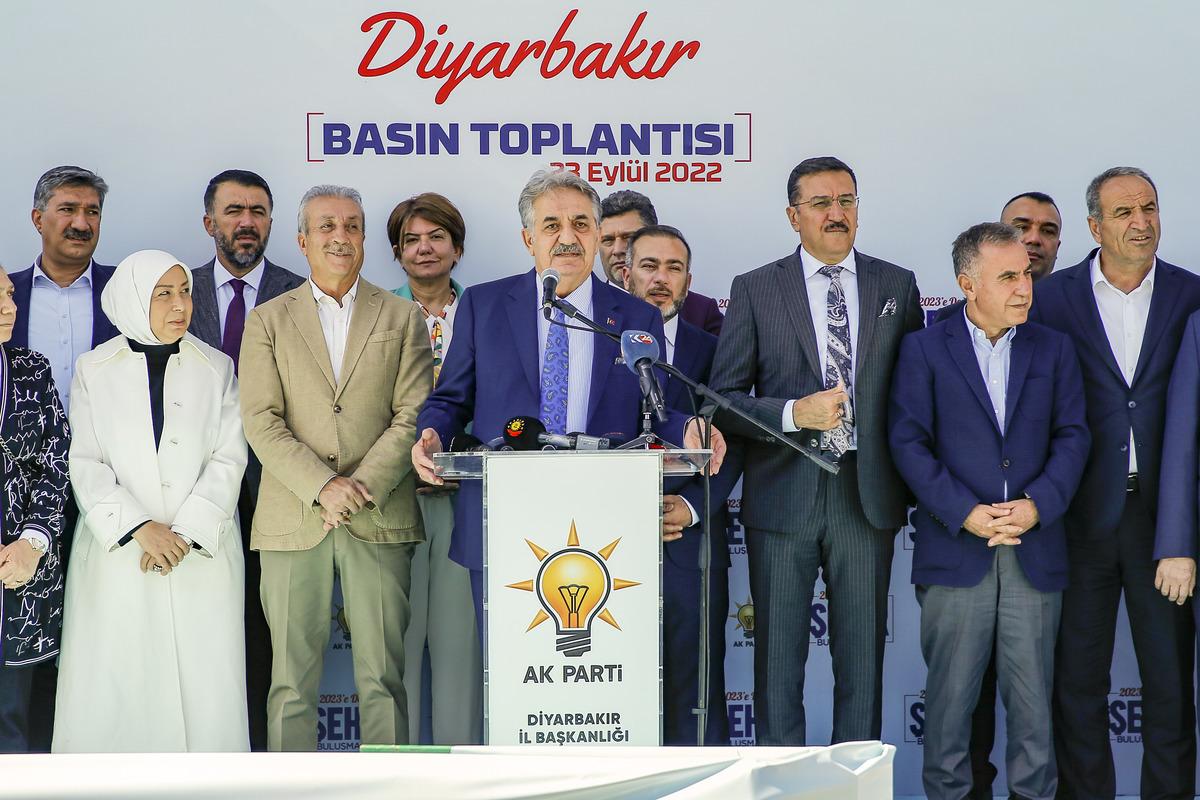 AK Parti Genel Başkan Yardımcısı Yazıcı, Diyarbakır'da "2023'e Doğru Şehir Buluşmaları" programında konuştu: