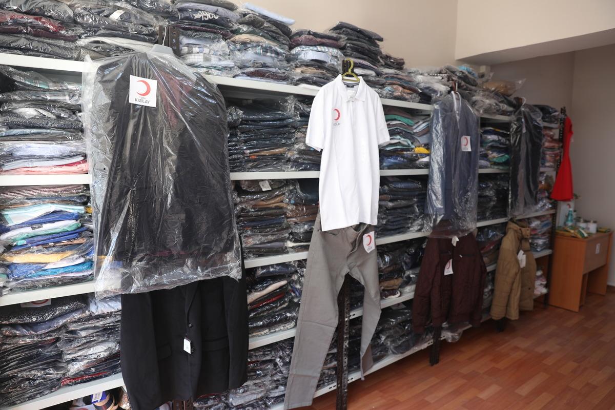 Kırklareli'nde ihtiya&ccedil; sahibi h&uuml;k&uuml;ml&uuml;ler i&ccedil;in "Kızılay Sosyal Butik" a&ccedil;ıldı