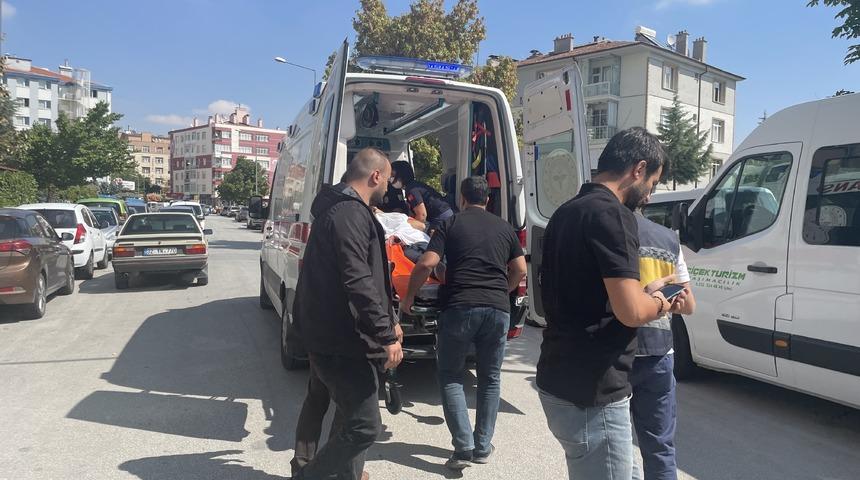 Konya'da bir kişi silahını temizlerken kendini vurdu