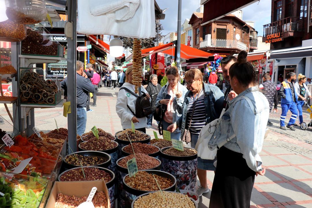 Edirne'ye gelen Bulgarlar: 500 Euro bozdurduğumuzda bagajı fulleyip d&ouml;n&uuml;yoruz