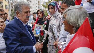 AK Parti Genel Başkan Yardımcısı Yazıcı, Diyarbakır annelerini ziyaret etti: