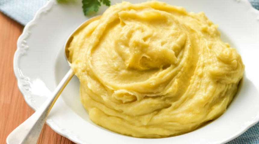 Her yemeğin yanına yakışıyor! Patates püresi nasıl yapılır? Mükemmel kıvamda patates püresi tarifi!