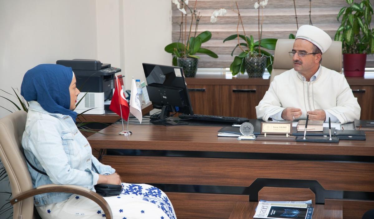 Panama vatandaşı kadın M&uuml;sl&uuml;man olup Ayşe ismini aldı