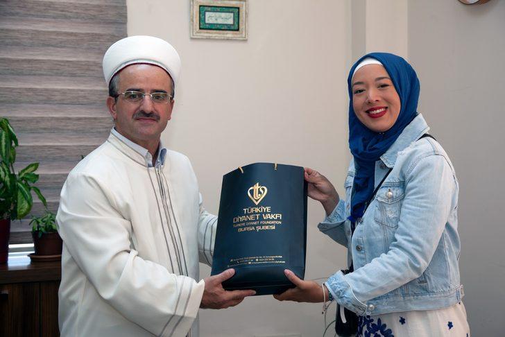 Panama vatandaşı kadın Müslüman olup Ayşe ismini aldı G3