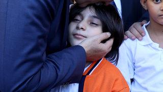 Milli Eğitim Bakanı Özer, MEV Gökkuşağı Özel Eğitim İlkokulu öğrencilerini ziyaret etti: