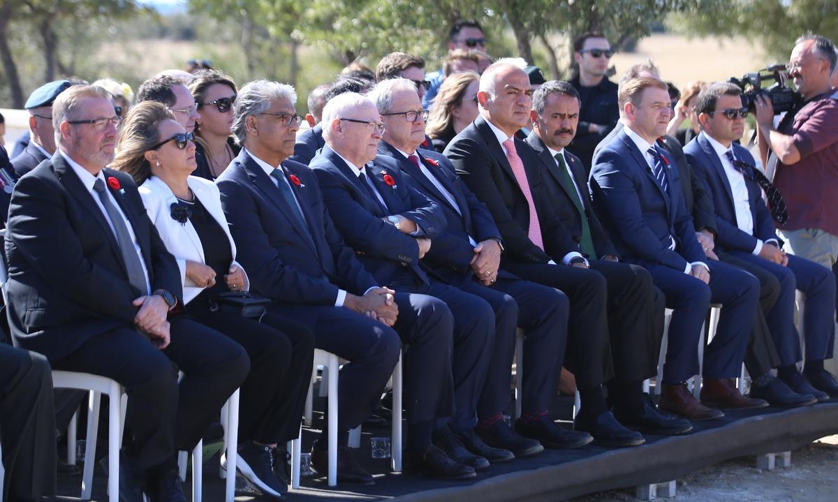 Tarihi Gelibolu Yarımadası'nda Kanada Caribou Anıtı a&ccedil;ıldı