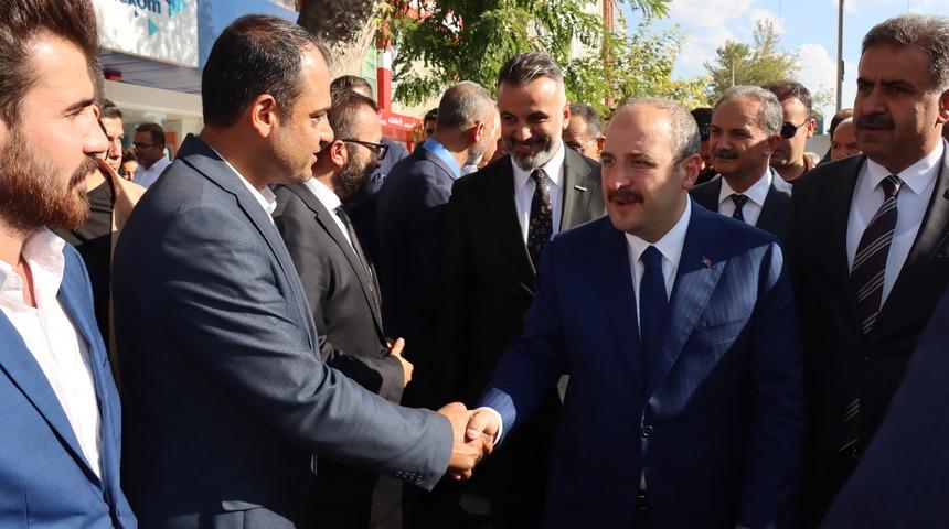 Bakan Varank'tan muhalefete "fabrika" tepkisi: