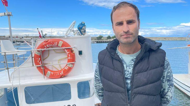 Kayalıklara oturan tekneden denize atlayan balıkçıların zor anları görüntülendi G4