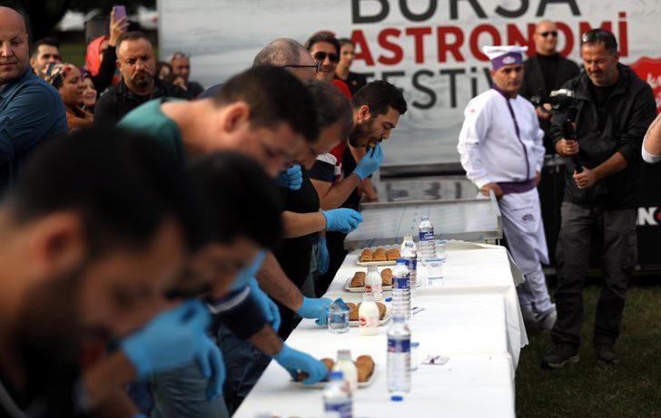 Bursa Gastronomi Festivali'nde "Baklava Yeme Yarışması" düzenlendi G2