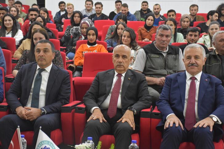 Tarım ve Orman Bakanı Vahit Kirişci, Kars'ta konuştu: G1