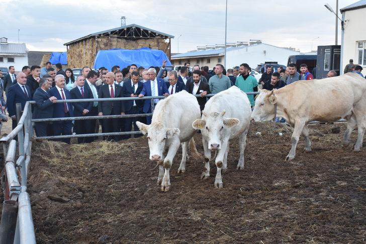 Tarım ve Orman Bakanı Vahit Kirişci, Kars'ta konuştu: G4