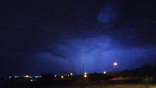 Gökyüzünü gören telefonuna sarıldı! Yağmur sonrası fırtına ile birlikte belirdi...