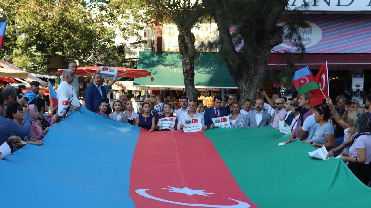 Antalya'da yaşayan Azerbaycanlılar Ermenistan'a tepki g&ouml;sterdi