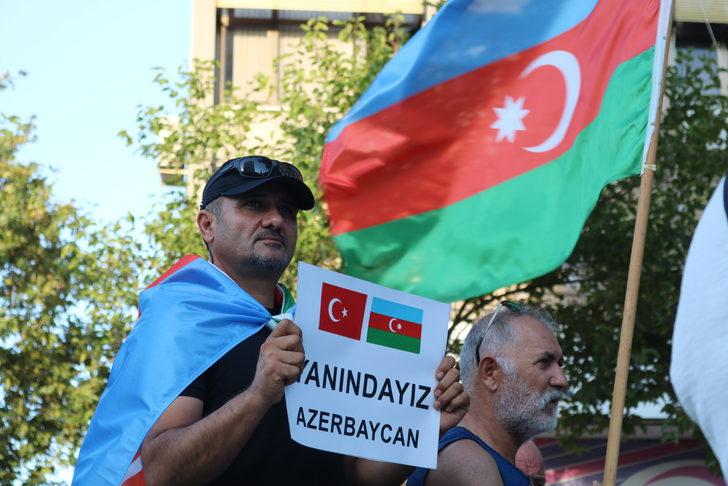 Antalya'da yaşayan Azerbaycanlılar Ermenistan'a tepki gösterdi G2
