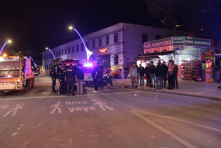 Şehrin göbeğinde iki grubun kanlı hesaplaşması! Yumruk, tekme, sopa, bıçak: Yaralılar var G5