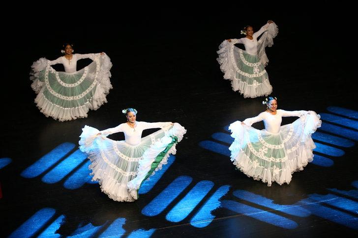 Paraguay dans grubu Ballet Movimientos, Mersin'de gösteri yaptı G4