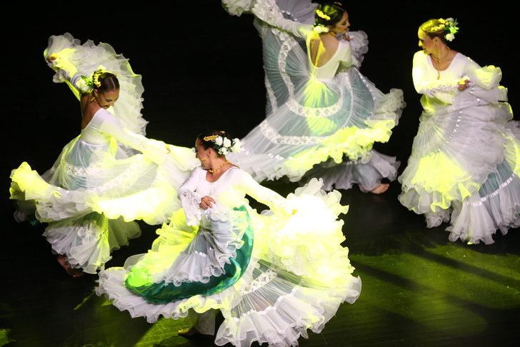 Paraguay dans grubu Ballet Movimientos, Mersin'de gösteri yaptı G5