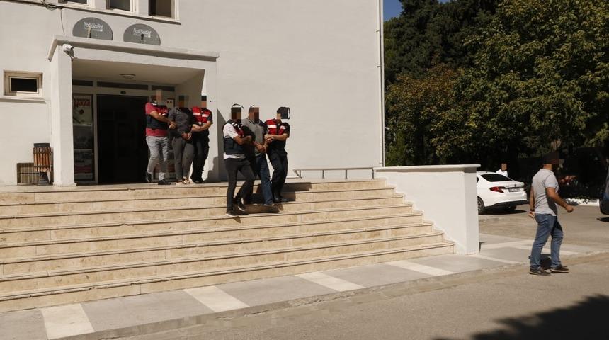 Manisa'da yakalanan terör örgütü DEAŞ şüphelisi 2 kişiden 1'i tutuklandı