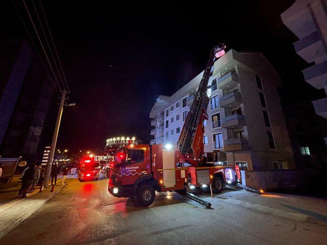 Bursa’da apartmanda çıkan yangın söndürüldü