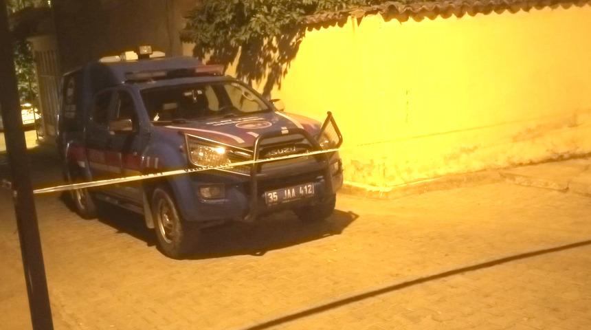 İzmir'de dini nikahla yaşadığı kişi tarafından bıçaklanan kadın yaralandı