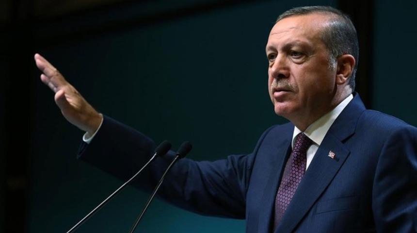 Ahmet Hakan'dan Tayyip Erdoğan'a: Darbe bastırıldıktan sonra kışla mı yapılır?