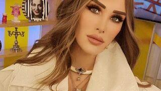 Seren Serengil'in derin yırtmaçlı bacak dekoltesi olay oldu! Onu daha önce hiç böyle görmediniz