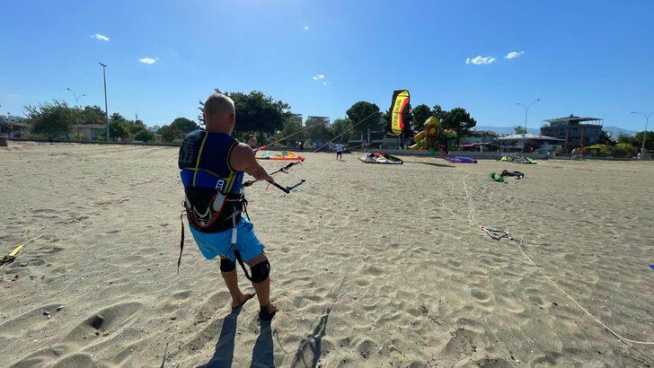 Kitesurf tutkunları Samsun'da bir araya geldi G2