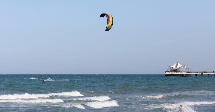 Kitesurf tutkunları Samsun'da bir araya geldi G4