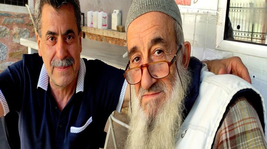 &Uuml;niversitede araştırma konusu oldu! İkisinin aynı yaşta olduğuna kimse inanmıyor