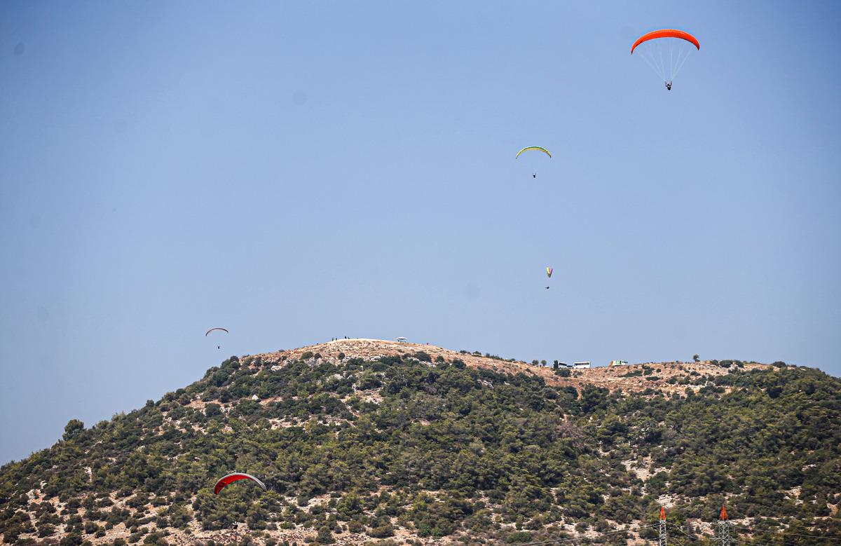 Mersin'i kuş bakışı g&ouml;ren Gelincik Tepesi'nden 8 ayda 20 bin u&ccedil;uş yapıldı