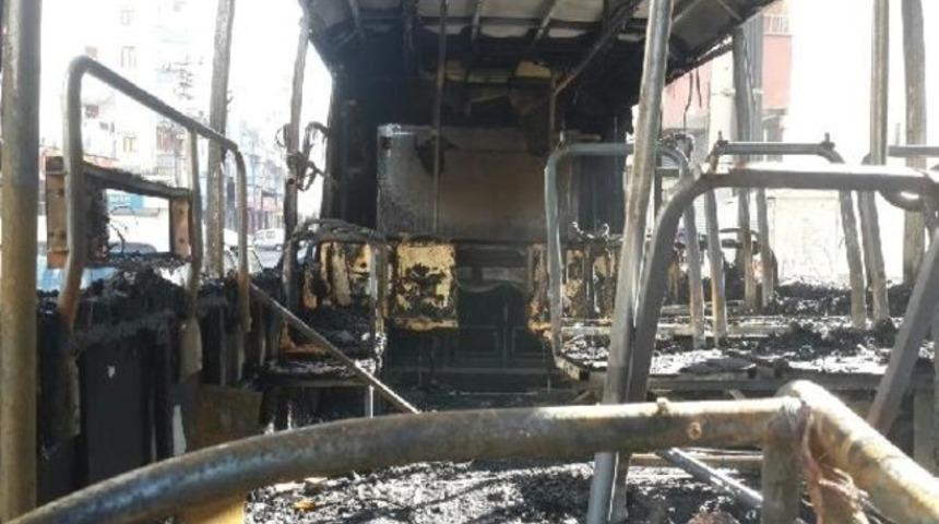 Diyarbakır'da 3 gün arayla 2 halk otobüsü molotofla yakıldı