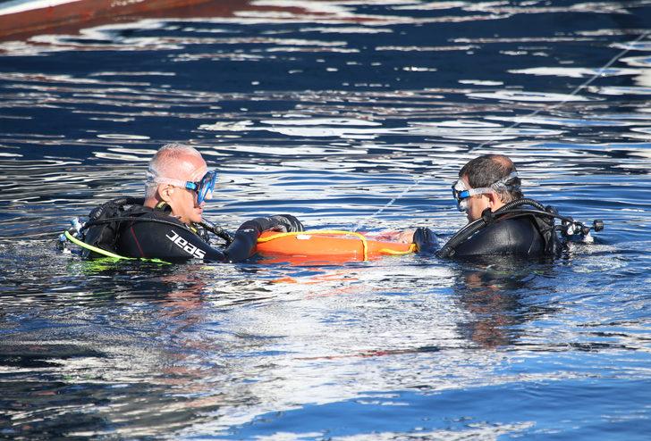 Bakan Ersoy, Çanakkale'de İngiliz "HMT Lundy" batığına anı dalışına katıldı G1