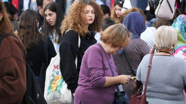 Bu kez kışlık alışveriş için geldiler, tezgahları didik didik ettiler! Esnaf: Hareketlenmeye başladık
