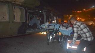 Hakkari'de acilen hastaneye ulaştırılması gereken hamile kadın helikopterle Van'a nakledildi