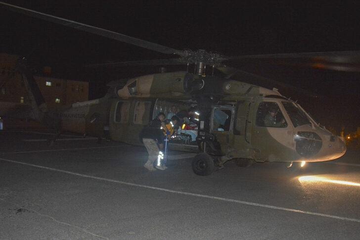 Hakkari'de acilen hastaneye ulaştırılması gereken hamile kadın helikopterle Van'a nakledildi G3