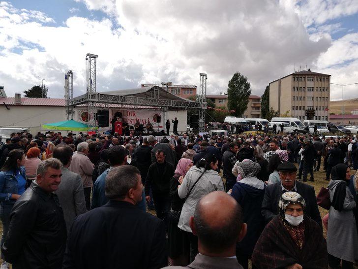 Ardahanlılar meyvelerini "1. Çıldır Cancur Festivali" ile tanıttı G2