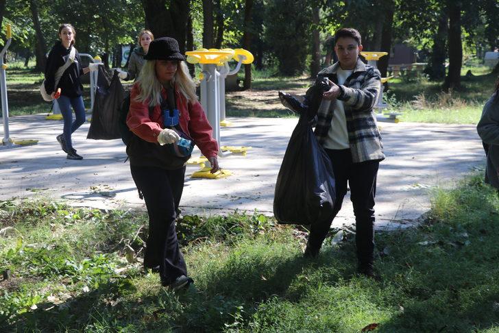 Türk, Yunan ve Bulgar gençler Meriç kıyısındaki ormanda çevre temizliği yaptı G5