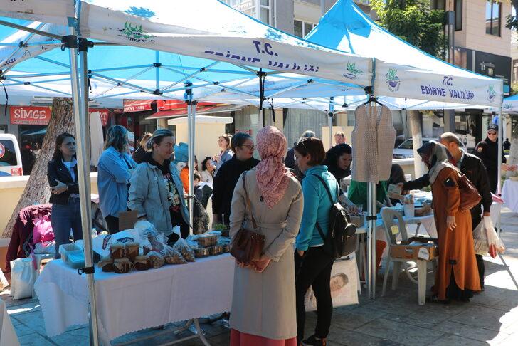 Polis Eşleri Derneği Edirne Şubesi şehit ve gazi çocukları yararına kermes düzenledi G2
