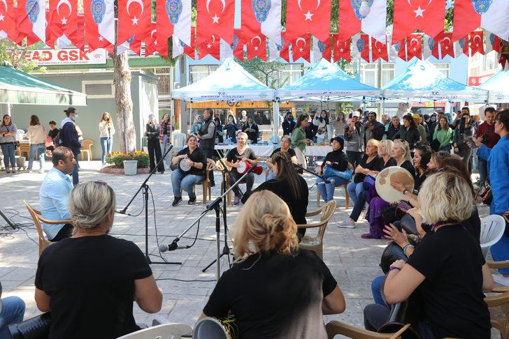Polis Eşleri Derneği Edirne Şubesi şehit ve gazi çocukları yararına kermes düzenledi G5