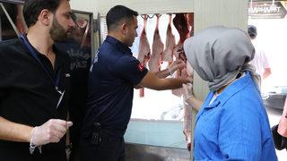Şanlıurfa'da ele geçirilen 3 ton bozulmuş et ve sakatat imha edildi