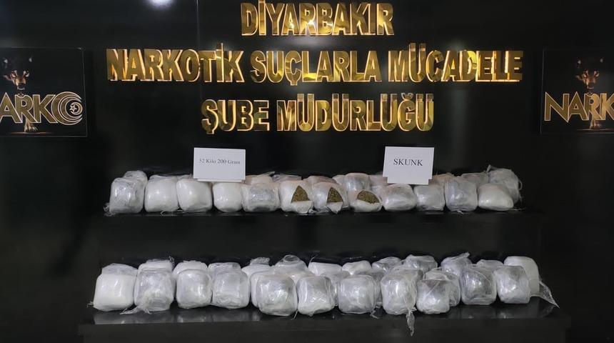 Diyarbakır'da 52 kilo 200 gram skunk ele geçirildi
