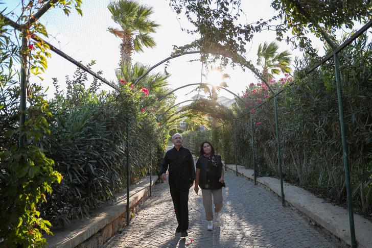 CHP Genel Başkanı Kılıçdaroğlu, eşi ile sabah yürüyüşü yaptı G4