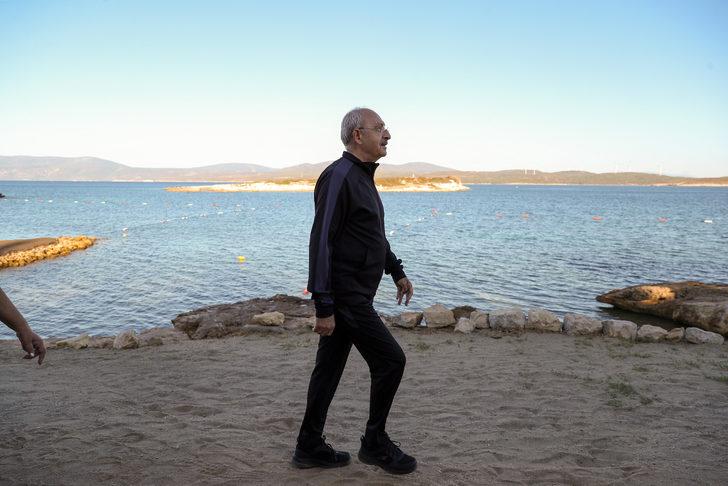 CHP Genel Başkanı Kılıçdaroğlu, eşi ile sabah yürüyüşü yaptı G5