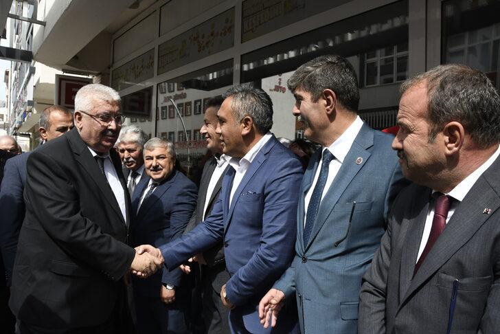 MHP Genel Başkan Yardımcısı Semih Yalçın, Gümüşhane'de partililerle bir araya geldi: G1