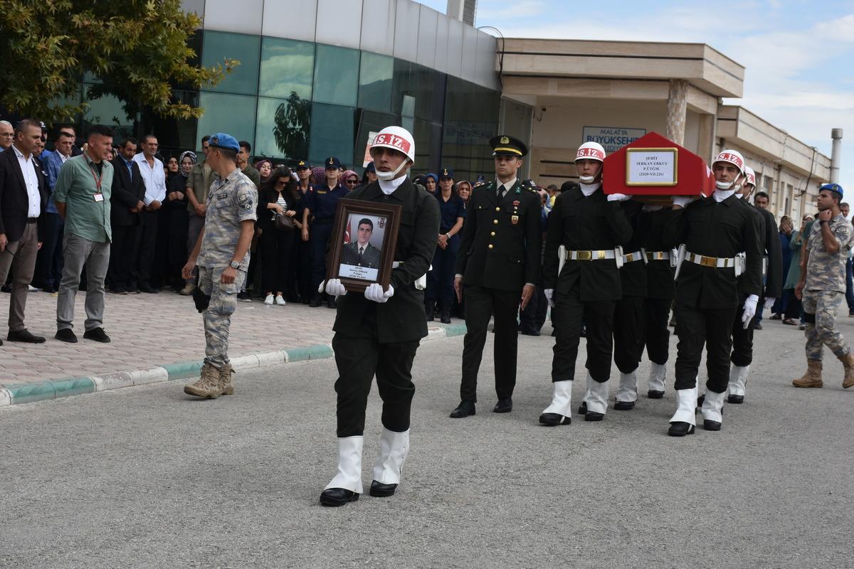 Şehit Piyade &Uuml;steğmen Erkuş, memleketi Malatya'da son yolculuğuna uğurlandı
