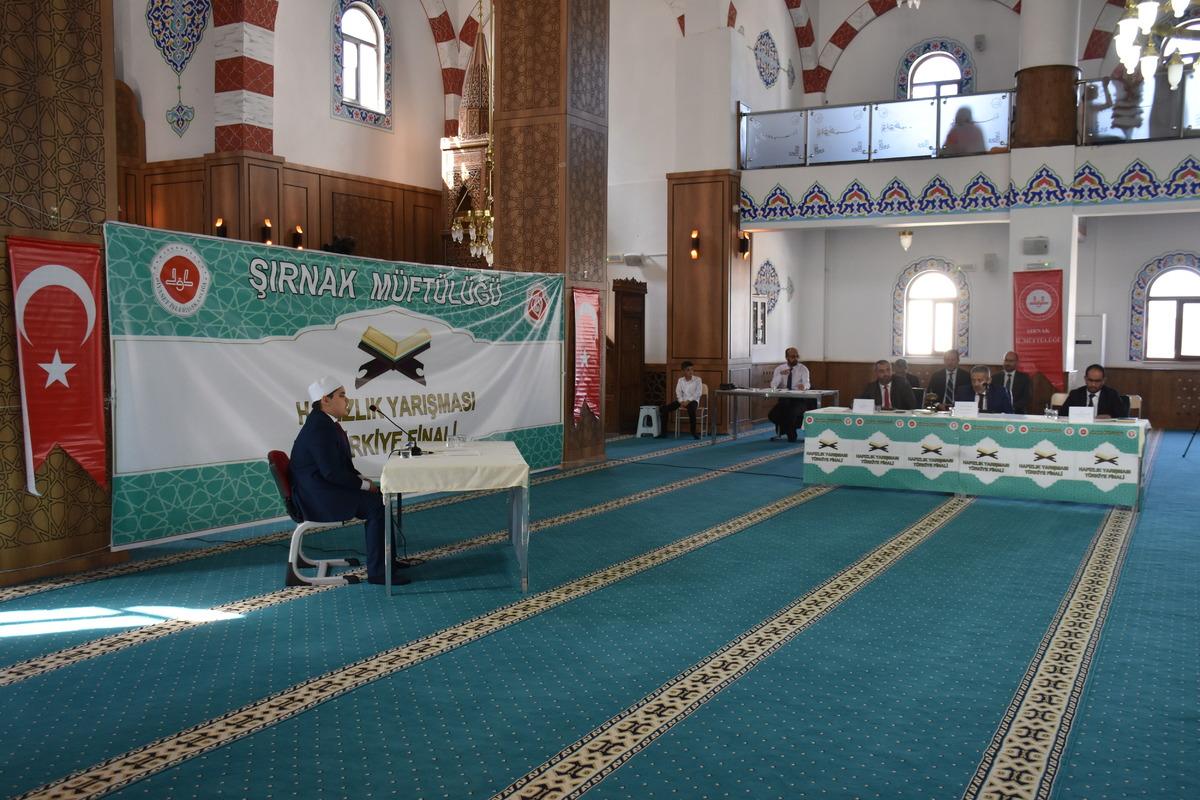 Şırnak'ta "Kur'an Kursu &Ouml;ğrencileri Arası Hafızlık Yarışması T&uuml;rkiye Finali" yapıldı