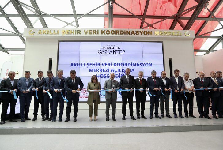 Bakan Varank, Gaziantep'te Akıllı Şehir Veri Koordinasyon Merkezi'nin açılışında konuştu: G3